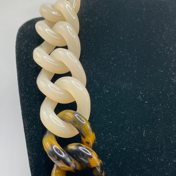 J Crew Signed Vintage 90's Two Tone Chunky Lucite Link Statement Necklace - Picture 4 of 9